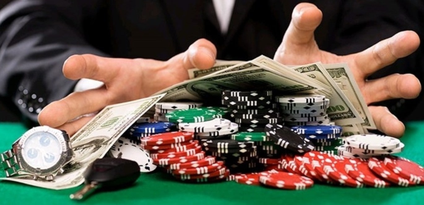 Krupiyer tüm oyunu yöneten bir casino çalışanıdır. 